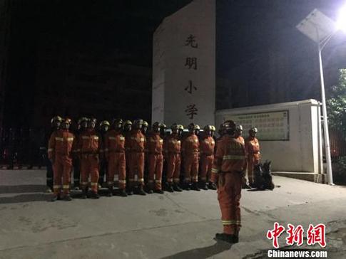 云南魯甸4.9級地震：救援力量已達震中部分房屋開裂