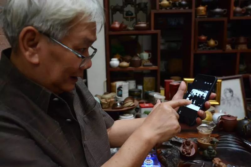 不忘初心同窗情 | 記習(xí)近平會見老撾奔舍那家族友人