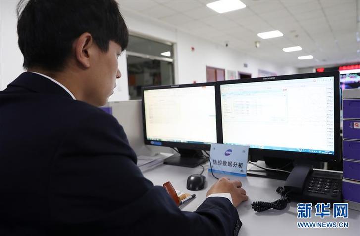 （社會(huì)）（6）三代鐵路線路檢修工 四十年傳承更上一層
