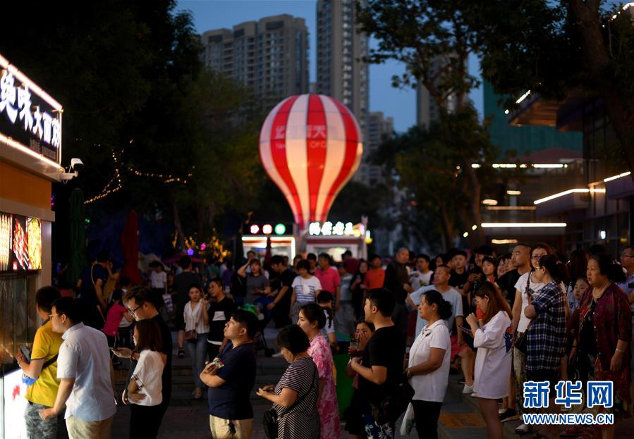 （新華網）（1）天津：暢游夜市