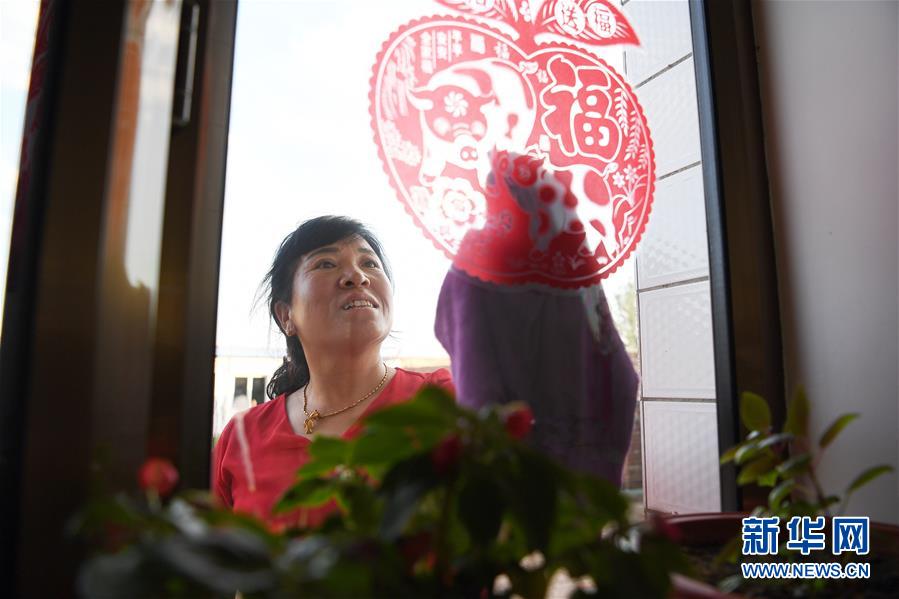 （在習(xí)近平新時(shí)代中國(guó)特色社會(huì)主義思想指引下——新時(shí)代新作為新篇章·圖文互動(dòng)）（7）從“農(nóng)民繳糧”到“國(guó)家蓋房”——一座晉北小山村之變