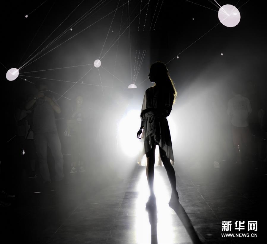 （文化）（1）《九宮矩陣》構(gòu)筑音樂(lè)光影世界