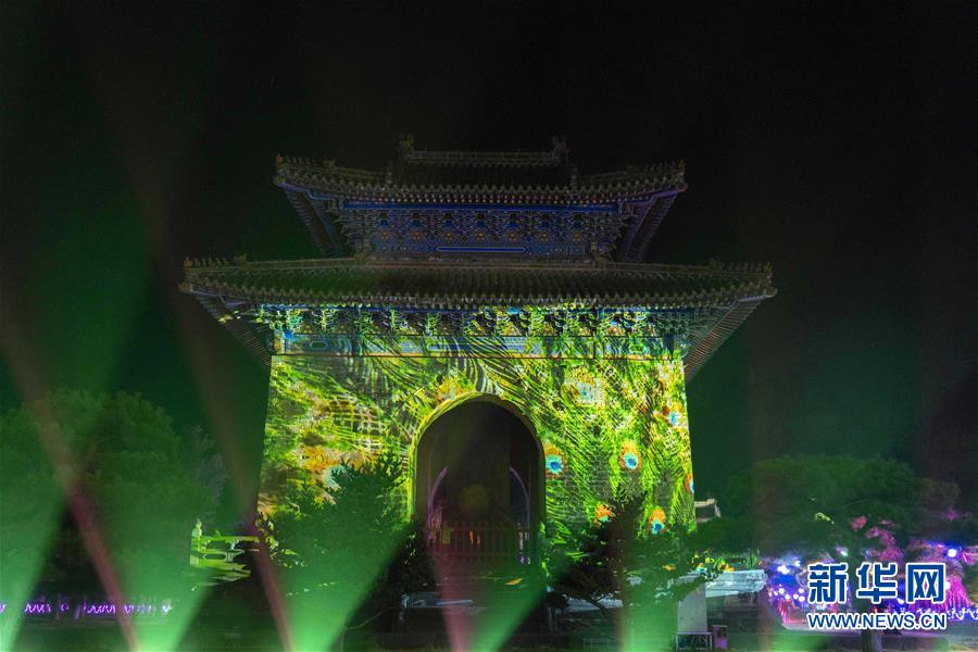（新華視界）（4）湖北武當(dāng)山：光影秀點亮古建筑