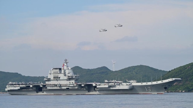 中國(guó)海軍山東艦航母編隊(duì)抵達(dá)香港