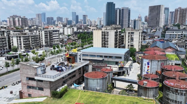 “罐”裝新潮 長(zhǎng)沙老油廠變身文旅消費(fèi)新地標(biāo)