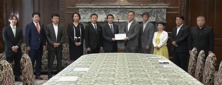 日本在野黨遞交書面文件 要求盡早召開臨時國會