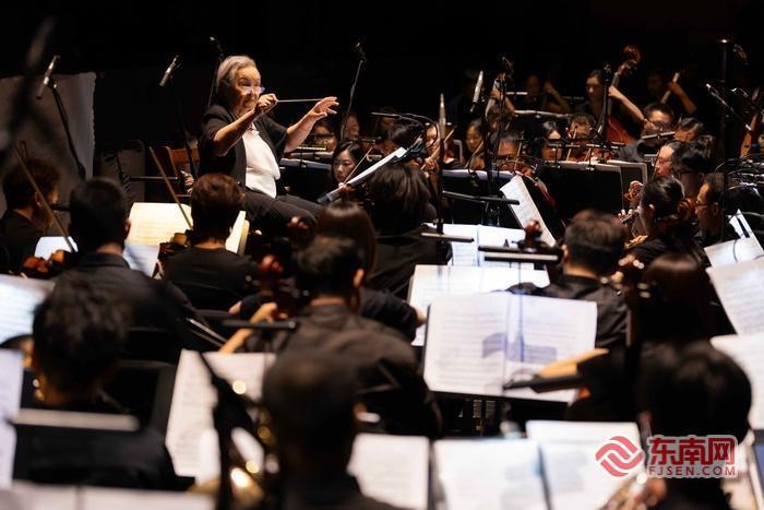 “洋戲中唱出新作 中文版《葉甫蓋尼·奧涅金》福州上演