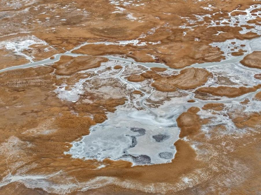 大、小蘇干湖：咸淡相連的高原“姊妹湖”