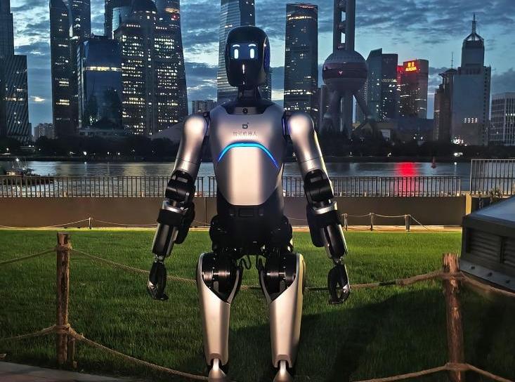 人形機器人跨省行走  創吉尼斯世界紀錄