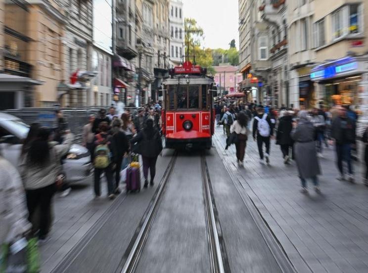 繁華的伊斯坦布爾獨(dú)立大街