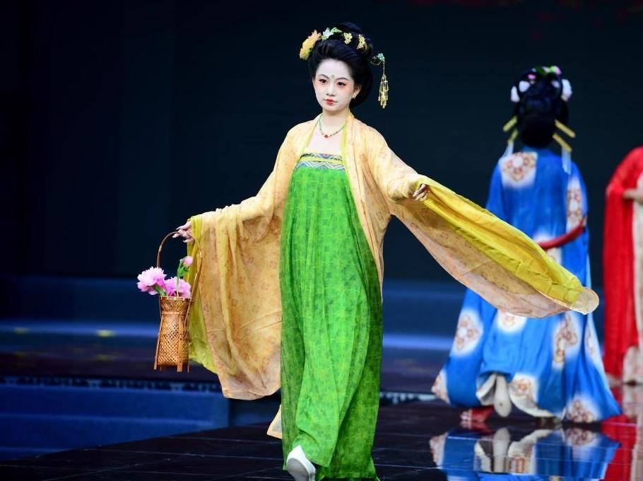 山東曹縣：2025秋冬季漢服新品發(fā)布