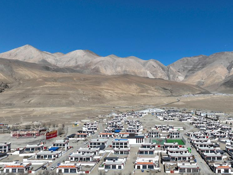 珠峰腳下，他們住進(jìn)溫暖的家