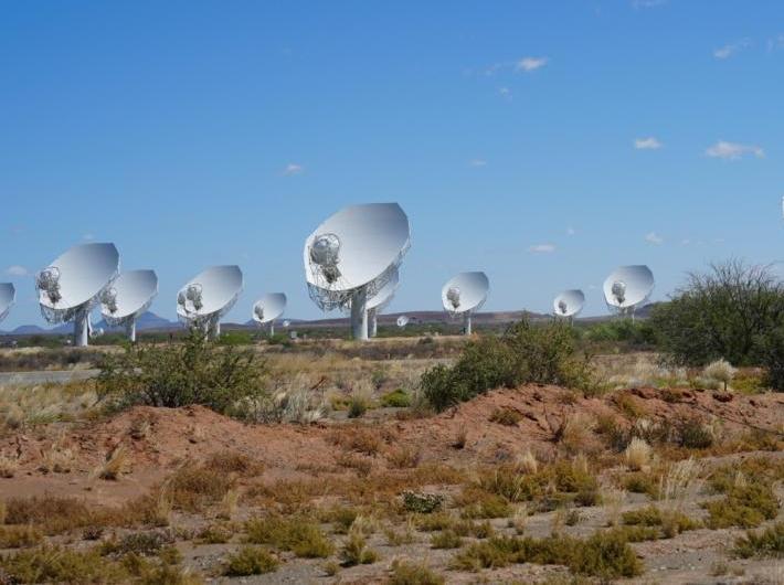 研究人員發現迄今最遠的超陡頻譜射電暈