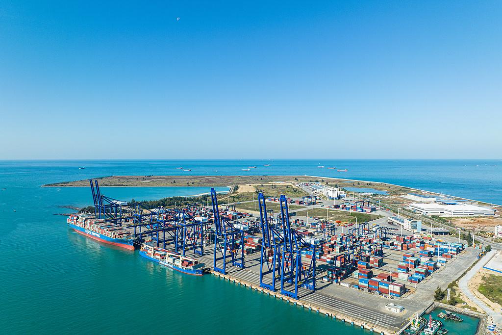 今起海南自貿(mào)港全島封關(guān)！一組數(shù)據(jù)帶你讀懂封關(guān)新紅利