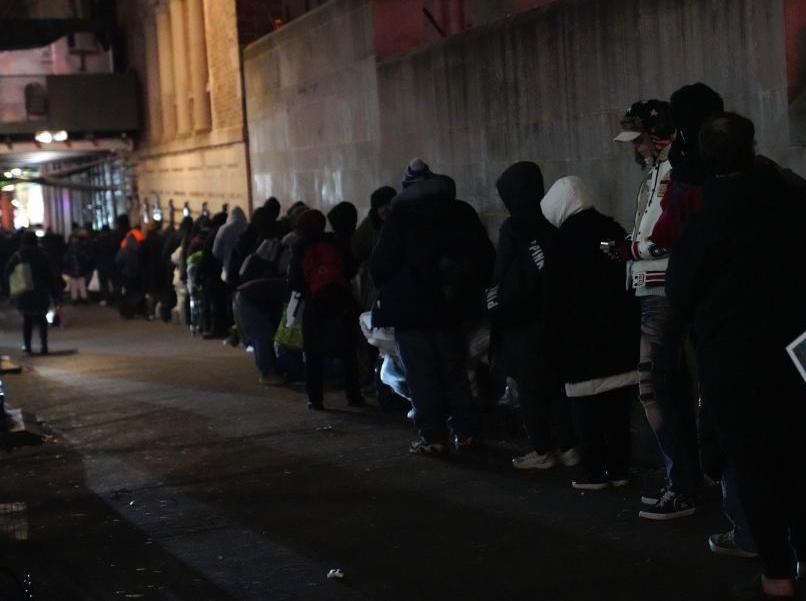 紐約：在暮色中等待晚餐