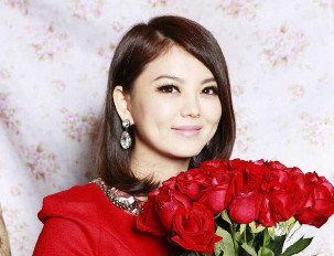 李湘天價跳槽當(dāng)總裁 事業(yè)婚姻成功謝娜難敵