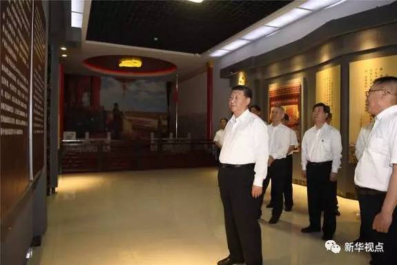 習近平：請鄉親們同黨中央一起 擼起袖子加油干