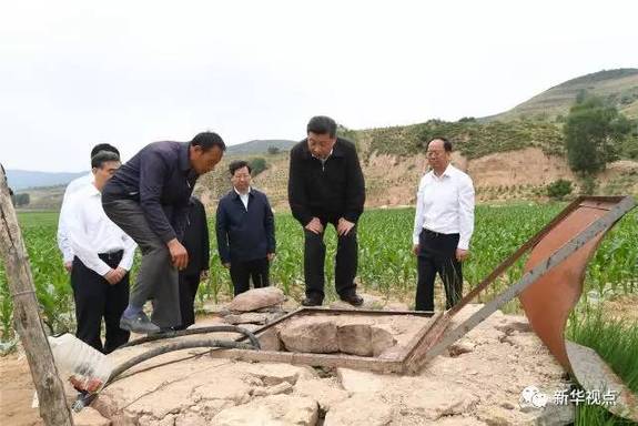 習近平：請鄉親們同黨中央一起 擼起袖子加油干