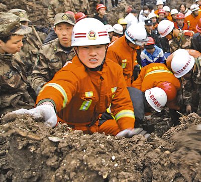習近平要求全力搜救云南山體滑坡失蹤人員(圖)