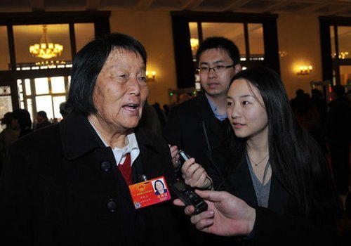 申紀蘭再次當選全國人大代表 連任12屆