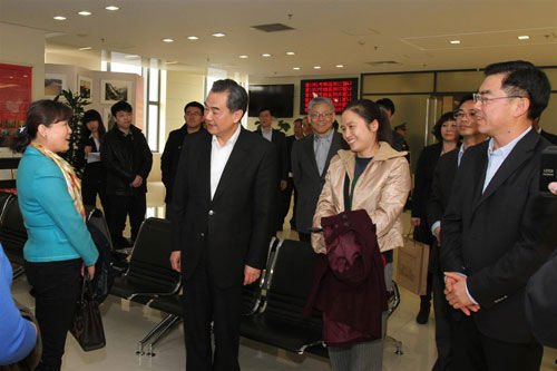 王毅：外交官并不是官而是人民勤務員