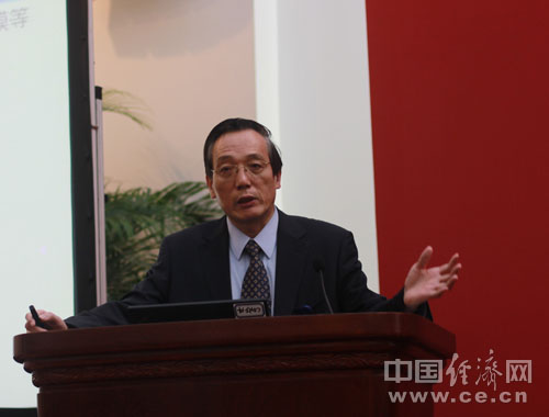 劉世錦:GDP增長率2015年將現(xiàn)拐點 宏觀政策基調(diào)應(yīng)托底