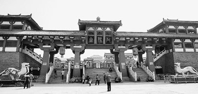 陜西阿房宮景區耗資2億建成僅13年將作違建拆除