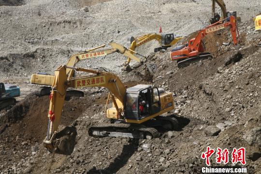 武警交通部隊參加“3·29”山體滑坡救援側記