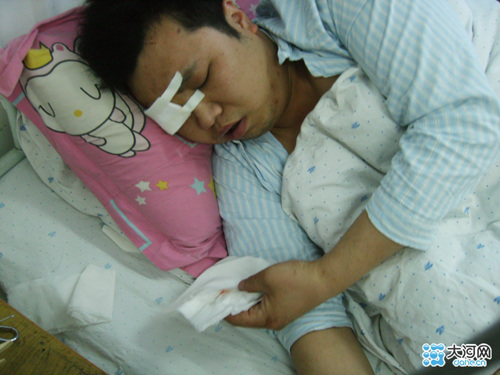 曝公交司機開車睡著撞墻孕婦肝臟破裂孩子不保