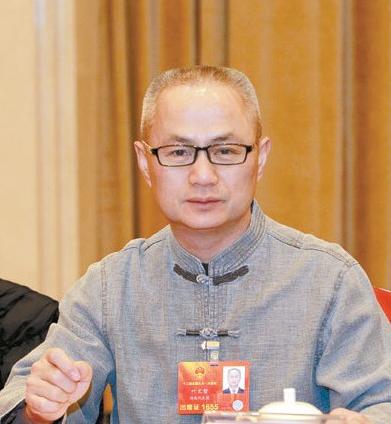 鳳凰古城董事長稱應(yīng)一開始就收費消費者斥其黑心