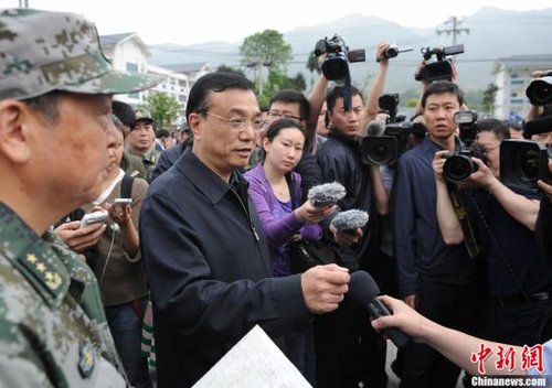 李克強一線部署抗震救災 將再赴醫院看望受傷群眾