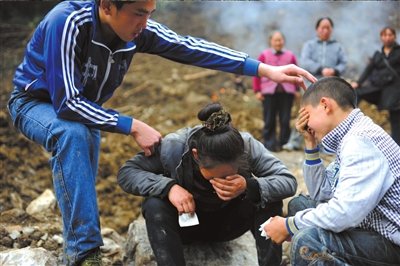 高三學子尋找失蹤父親：活要見人死要見尸