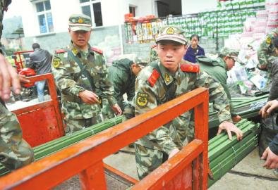 21歲武警父親去世 因抗震救災無暇奔喪(圖)