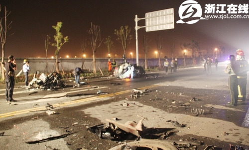 溫州一汽車撞貨車致7死1傷司機涉嫌無證酒駕（圖）
