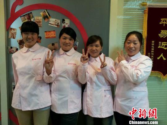 高薪工作難覓催熱月嫂行業(yè)80后女搶做“月妹”