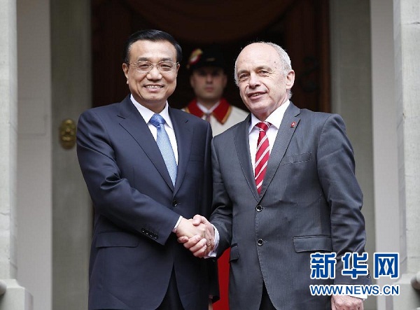 5月24日，國務院總理李克強在伯爾尼同瑞士聯邦主席毛雷爾舉行會談。 新華社記者 鞠鵬 攝