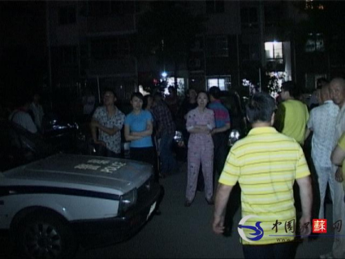 南京發(fā)生情殺案女子死亡男子喉部有18厘米刀口