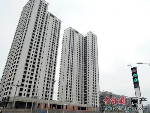 合肥瑞和山水居被曝爛尾停工回應(yīng)稱正準(zhǔn)備續(xù)建