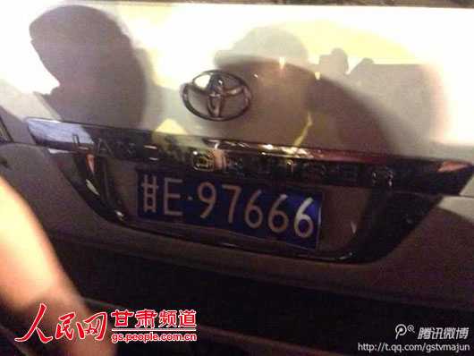 網傳打人者乘坐的“甘E97666”豐田越野車（圖片來自 @馬駿 的微博）