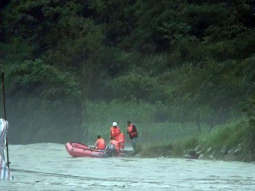 暴雨突襲綿陽平武三人被困孤島