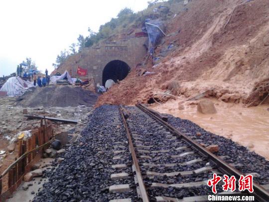 持續強降雨致內六鐵路再次中斷42列車迂回停運