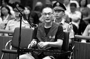 摔女童的被告人韓磊