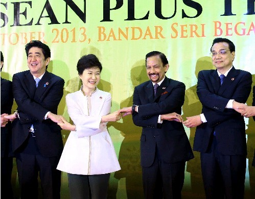 安倍稱期待在文萊與中韓領導人交換意見（圖）