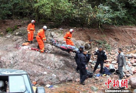 四川滎經越野車翻下山崖遇難者升至3人