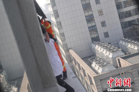 浙江一實習護士遭患者批評技術差欲跳樓被救