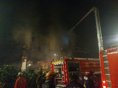 四川瀘州商場發生連環爆炸5地消防官兵分批趕赴增援