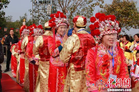 廣東南海西樵山舉行佛化集體婚禮（組圖）