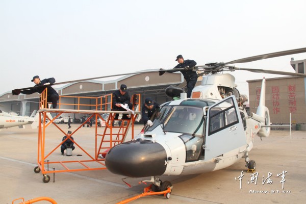中國海軍首支艦載機部隊直8直9群新年首飛