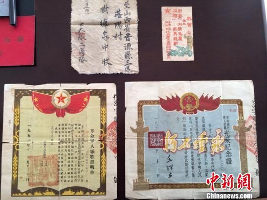 三代人盼赴朝鮮尋親62年完“團聚”夙愿（圖）