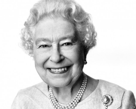 英女王21日迎88歲生日王室公布其最新肖像（圖）